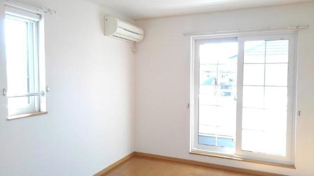 拡大写真:クレーストⅠ 2階201の居間