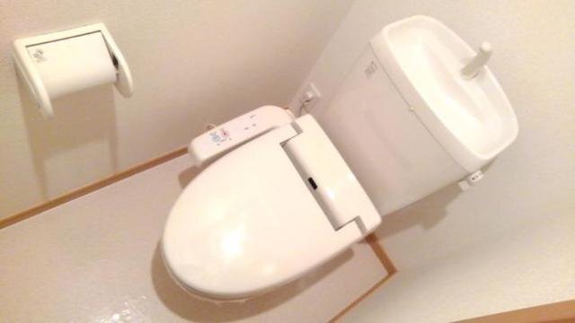 拡大写真:クレーストⅠ 2階201のトイレ