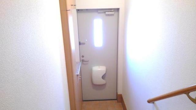 拡大写真:クレーストⅠ 2階201の玄関