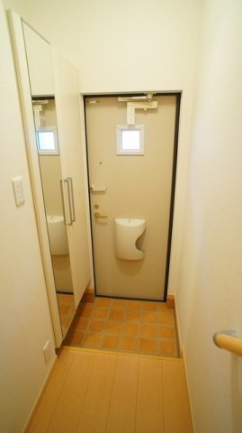 拡大写真:イズムユウC 2階203の玄関
