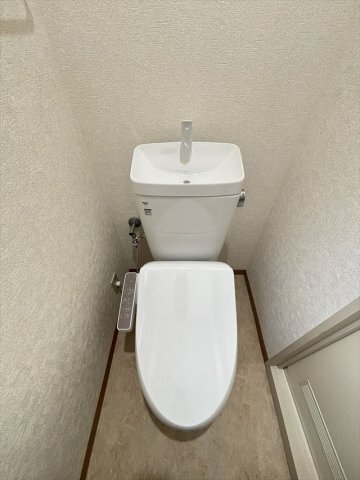 拡大写真:サンライズハイツ 1階105のトイレ