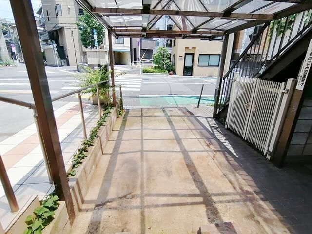 拡大写真:スターハイム江戸川橋 1階101のエントランス
