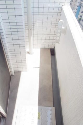 拡大写真:スカイコート後楽園WEST 12階1201のバルコニー