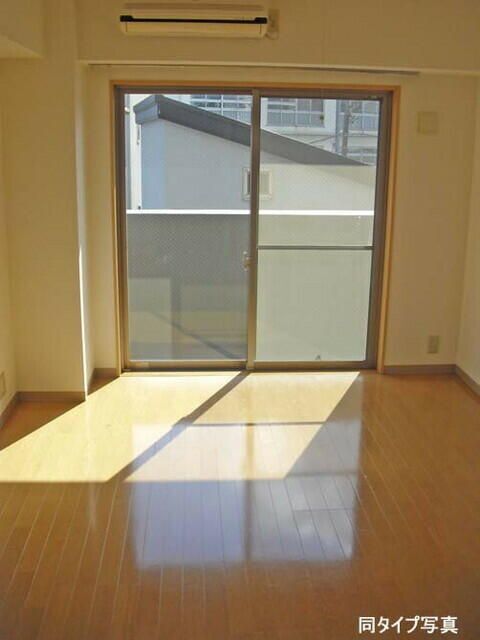 拡大写真:フォートラス板橋本町 2階208の居間