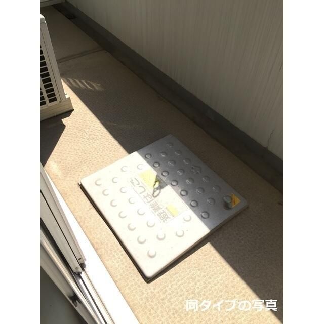 拡大写真：コンフォリア東池袋ＥＡＳＴ 9階905のバルコニー