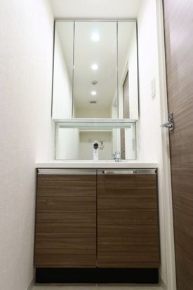 拡大写真:ルフレ赤羽サウス 5階504の独立洗面台
