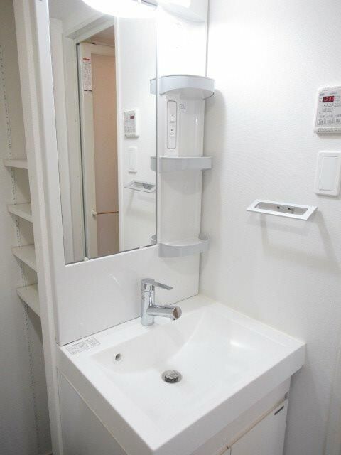 拡大写真:AZEST新江古田 4階408の洗面所