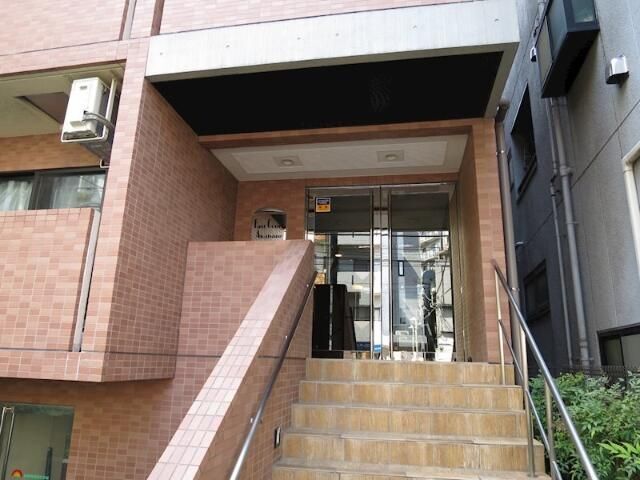 拡大写真:ファーストコート赤羽 4階405のエントランス