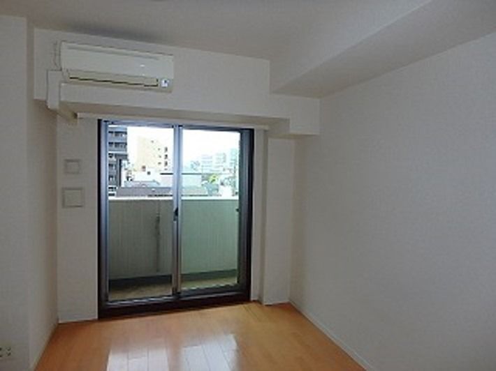 拡大写真:SPATIEXEBEC亀戸 2階202の居間