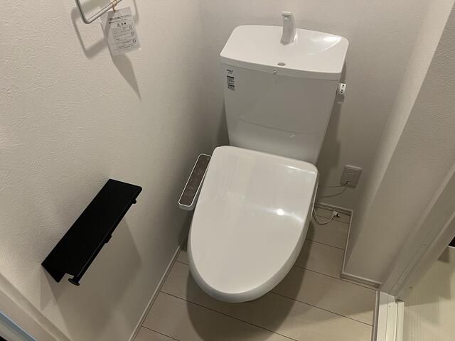 拡大写真:Lirio Horikiri 3階403のトイレ