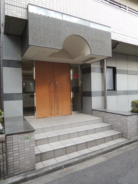 拡大写真:サンピア西須賀 3階307のエントランス