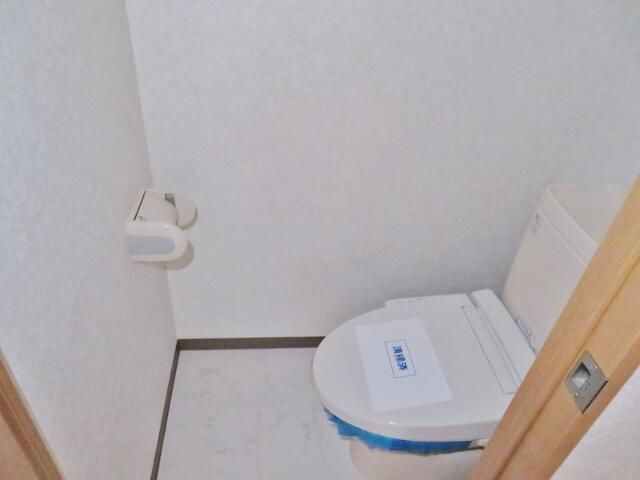 拡大写真:サンピア西須賀 3階307のトイレ