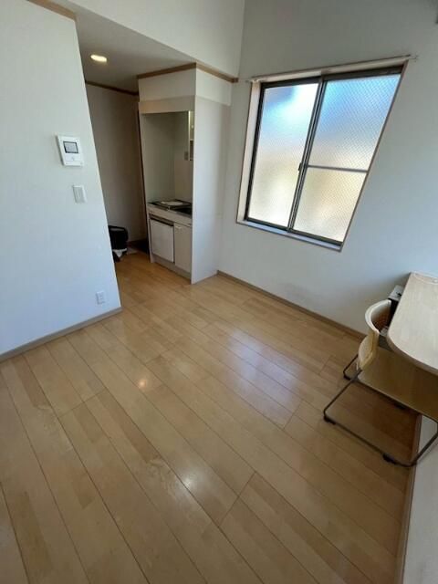 拡大写真:プレシャス北千住Ⅱ 2階201の居間