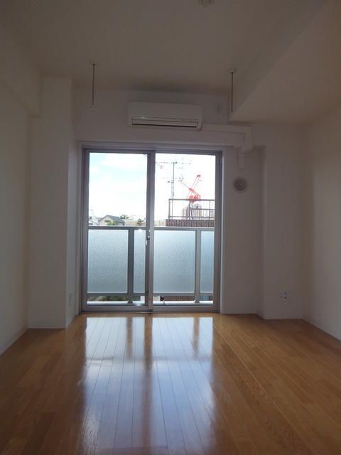 拡大写真：ドゥーエ西池袋 2階210の居間