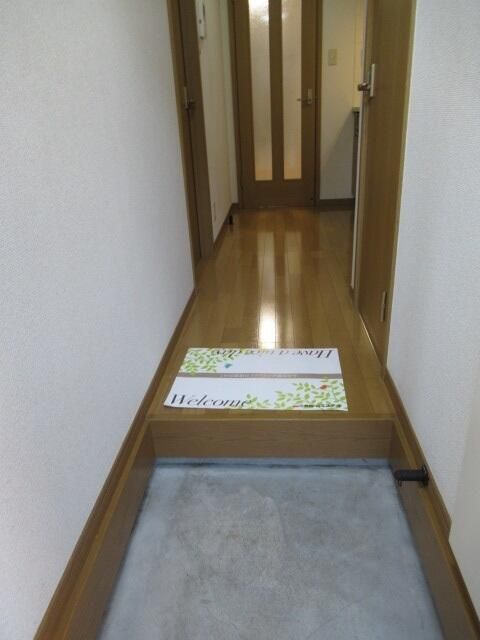 拡大写真:シャルマディオ 1階101の玄関