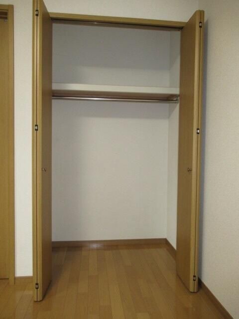 拡大写真:シャルマディオ 1階101の収納