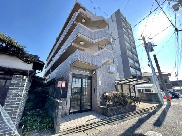 アーバン川嶋の外観