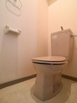 拡大写真:福岡市東区箱崎3丁目 7階702のトイレ
