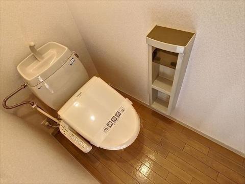 拡大写真:ソレアード香椎 2階201のトイレ