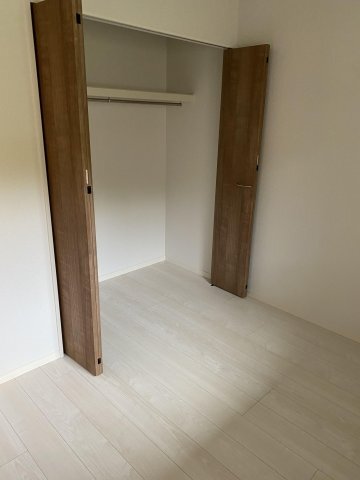 拡大写真:NEOS KASHII 2階101の収納