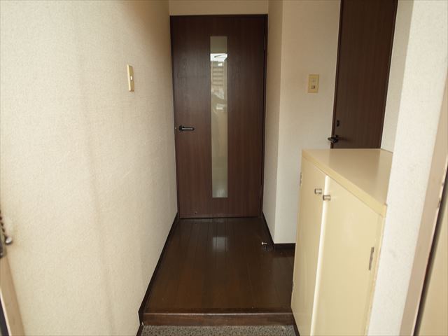 拡大写真：マクシーズ吉塚 4階401の玄関