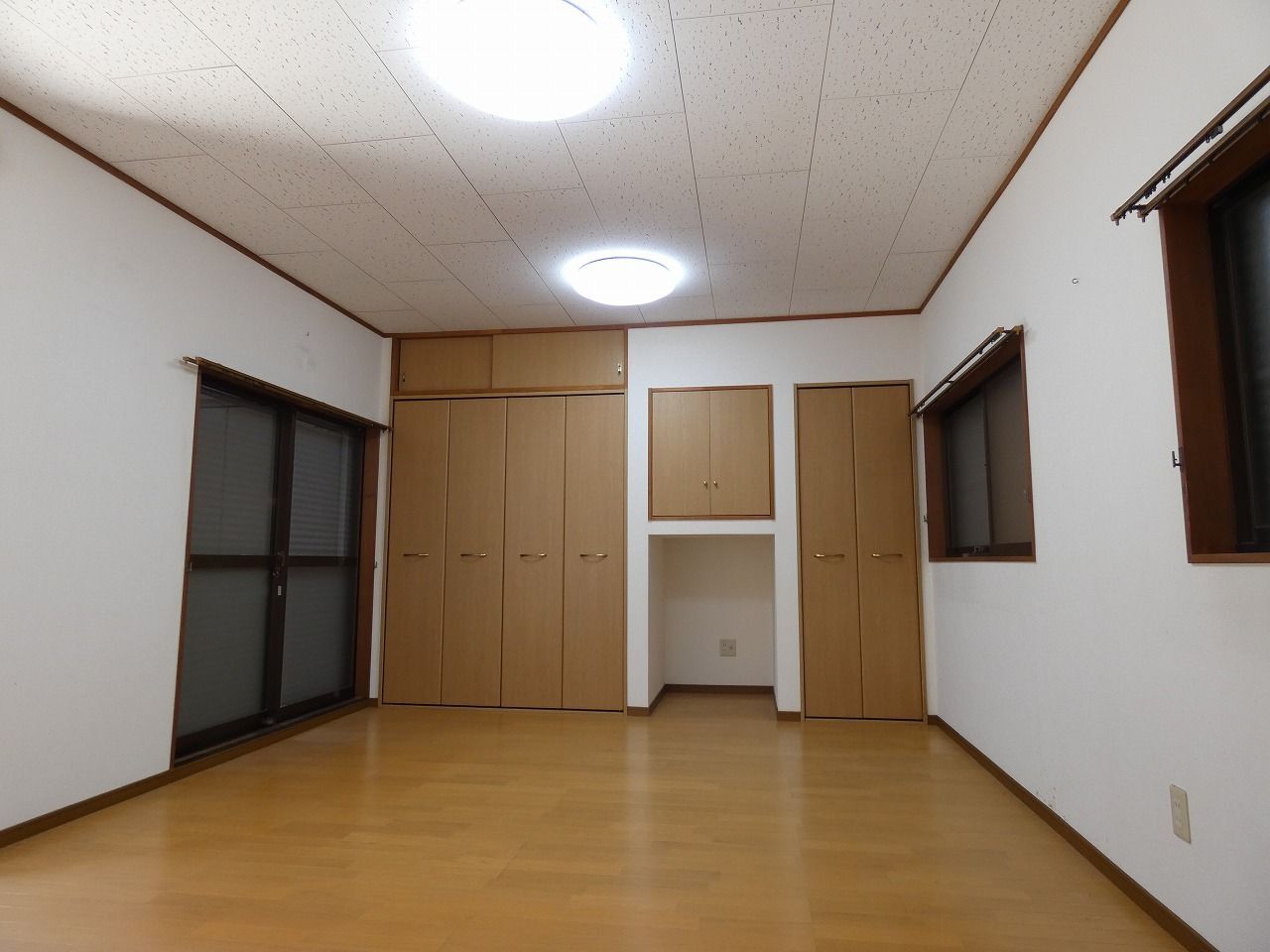 拡大写真:アヴニール和白東 1階102の居間