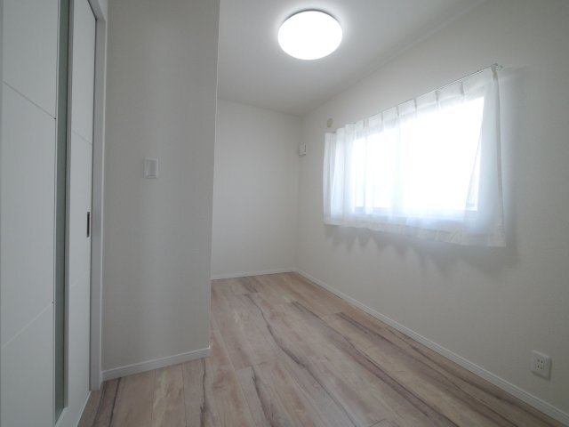 拡大写真:Maison de W 1階102の洋室