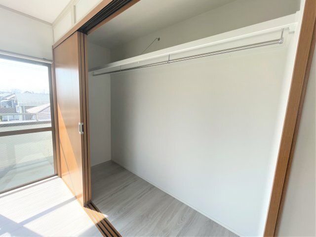 拡大写真：ロイヤルコーポ高野台 3階302の収納