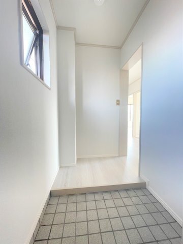 拡大写真：ロイヤルコーポ高野台 3階302の玄関