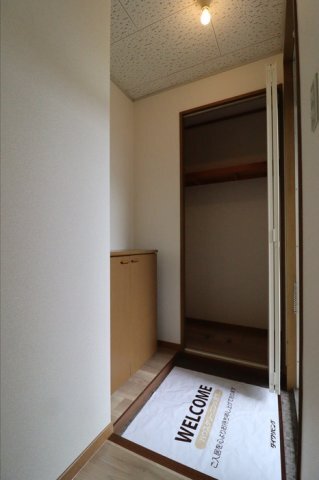 拡大写真:ジョイファミリー八浜 A棟 1階101の玄関