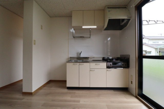 拡大写真:ジョイファミリー八浜 A棟 1階101のキッチン