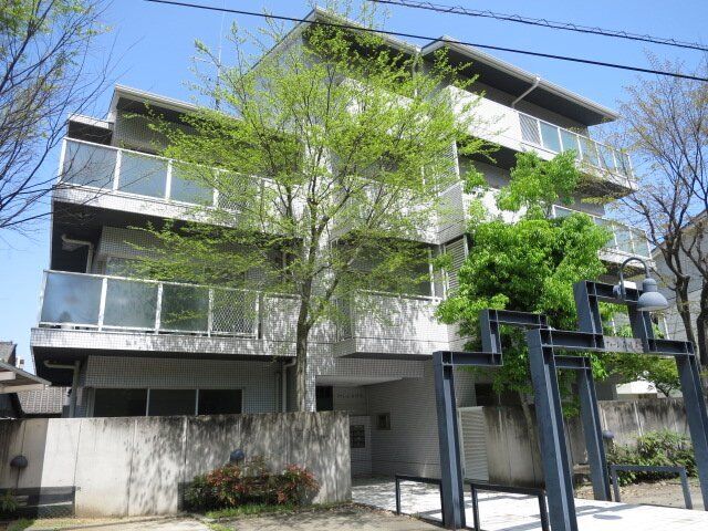 ラフォーレ石清尾の外観