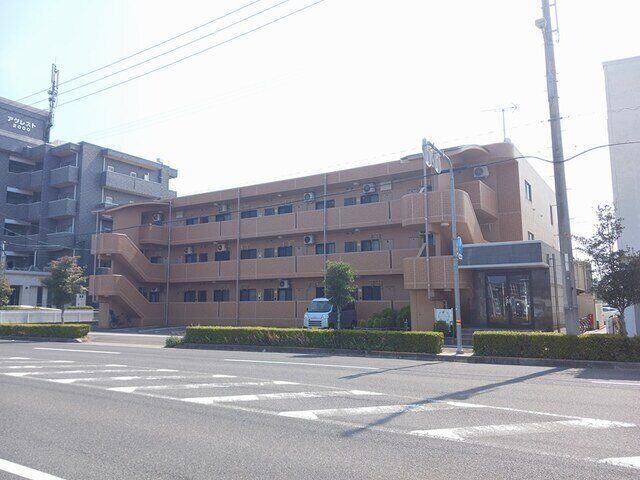 サンライズ 新池の外観