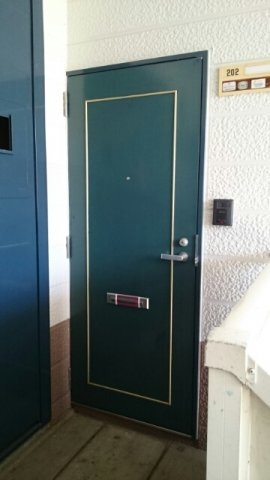 拡大写真:ニューエルディムマナベB 2階202のエントランス