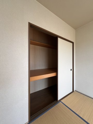 拡大写真:タートルハイツB 2階204の収納
