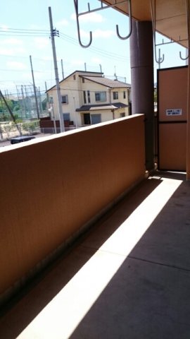 拡大写真:サンライズ 新池 2階201のバルコニー
