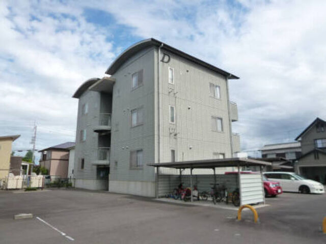 レインボーガーデン D棟の外観
