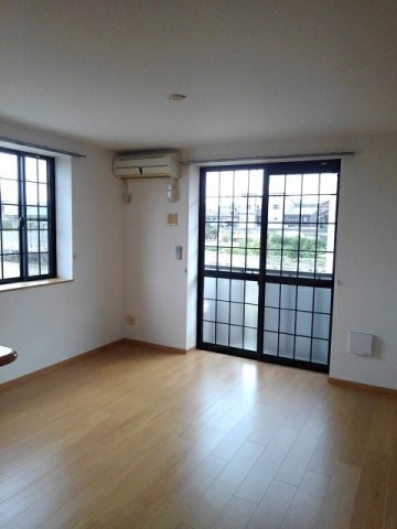 拡大写真:Garden Hills 2階201の居間