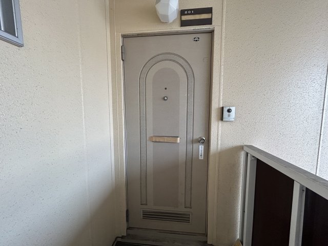 拡大写真:ハイツサンシャイン A 2階201の玄関