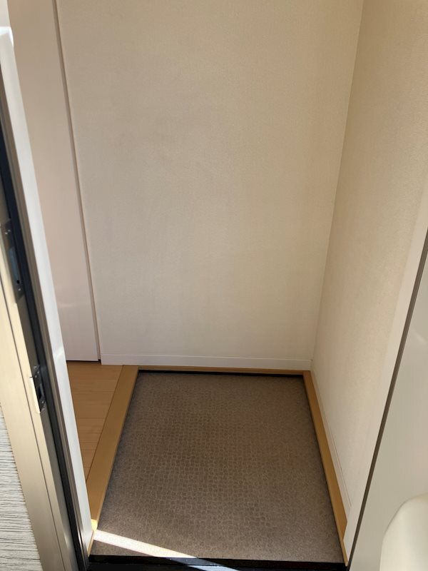 拡大写真:nishimobira23 1階103の玄関
