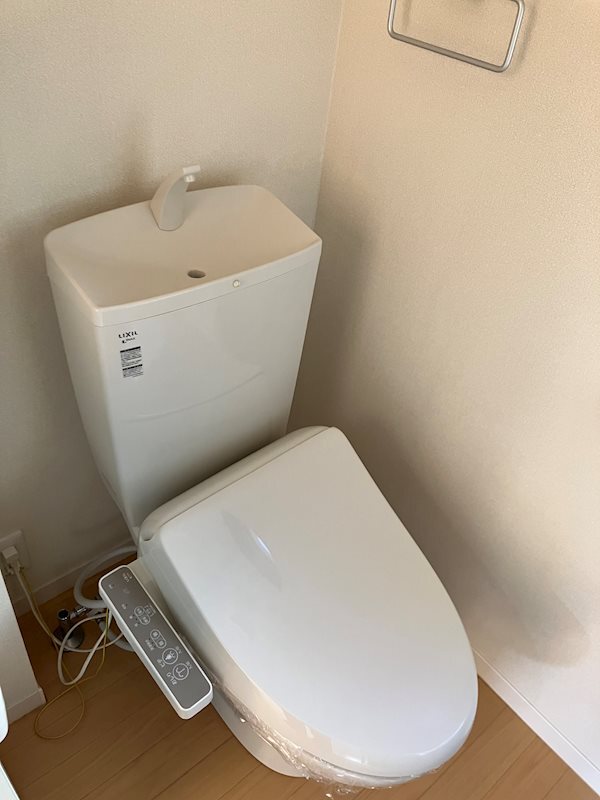 拡大写真:nishimobira23 1階103のトイレ