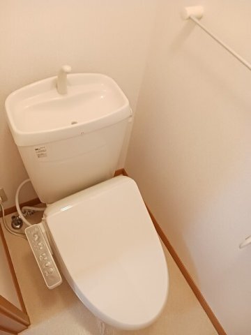 拡大写真:アップロードA 2階202のトイレ