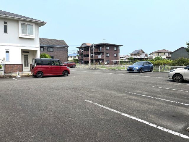 拡大写真:テンダーパレス 3階302の外観