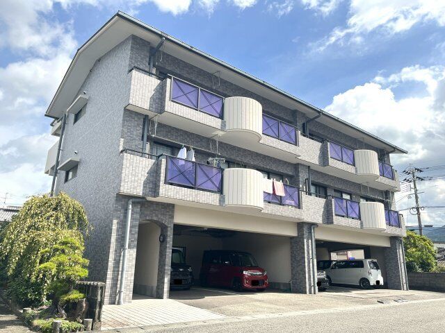 拡大写真：高田グランドマンション 3階301の外観