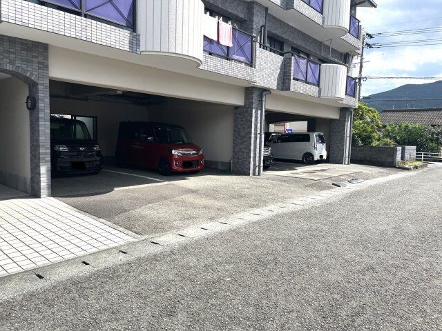 拡大写真：高田グランドマンション 3階301の外観