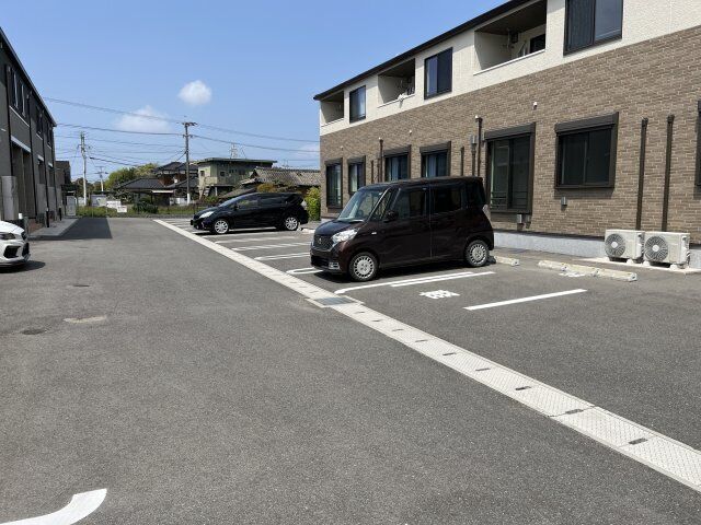 拡大写真:アラドハント B 1階103の外観