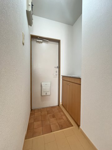 拡大写真:メゾンパーク前田 2階201の玄関
