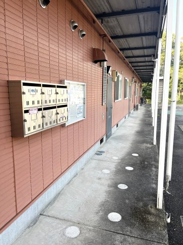 拡大写真:メゾンパーク前田 2階201のエントランス