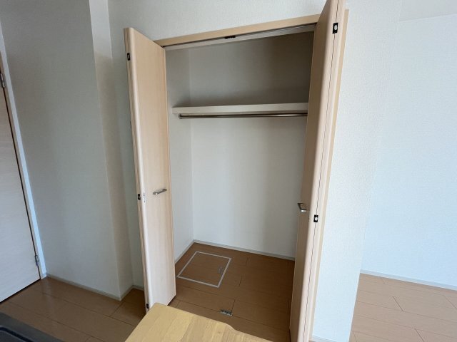拡大写真:アテスウェイ 1階102の収納