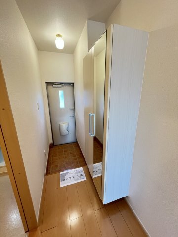 拡大写真:アテスウェイ 1階102の玄関